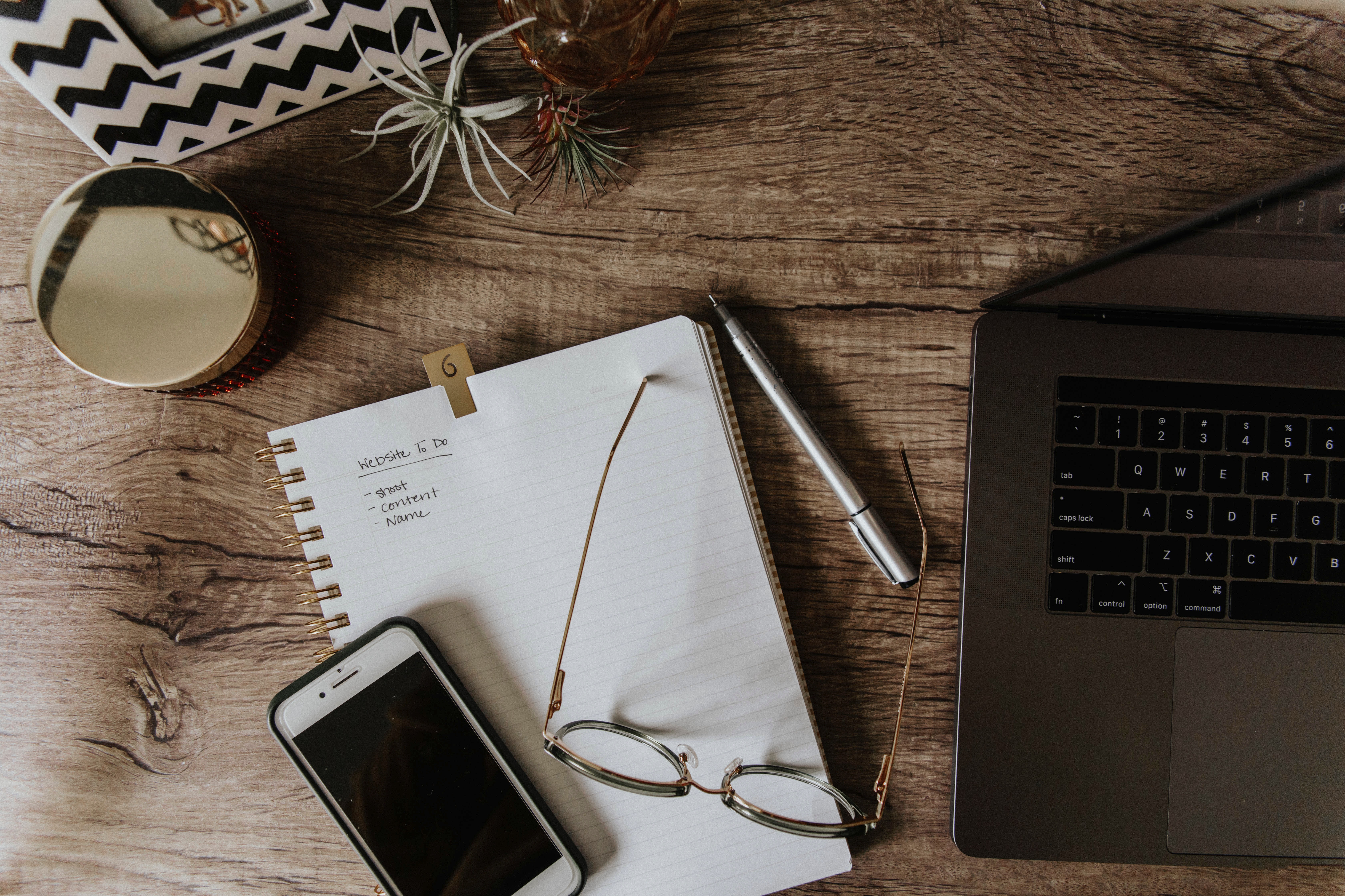 corinne-kutz-oqCT1SnKcRY-unsplash